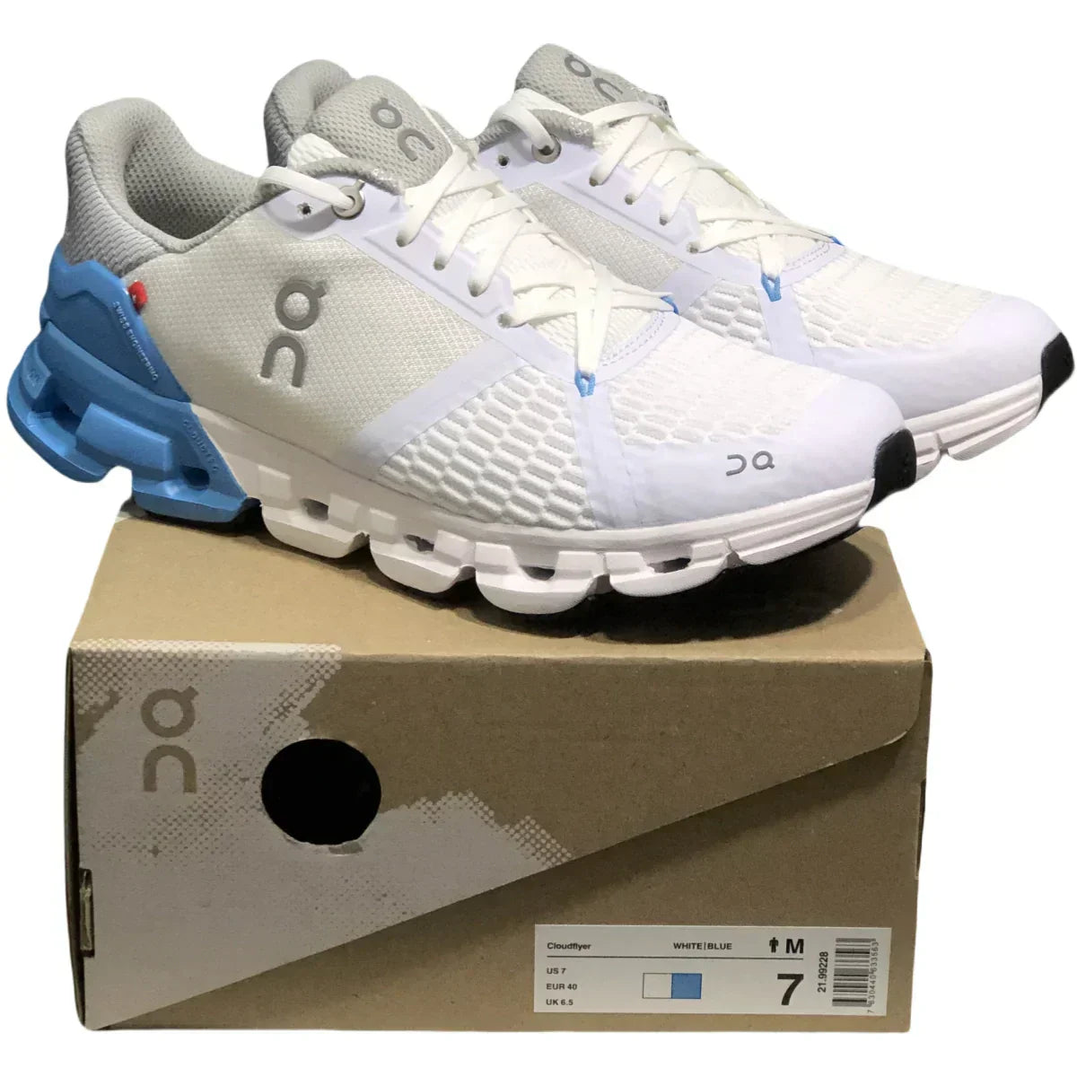 On Cloudflyer 3 /Women’s /White and blue